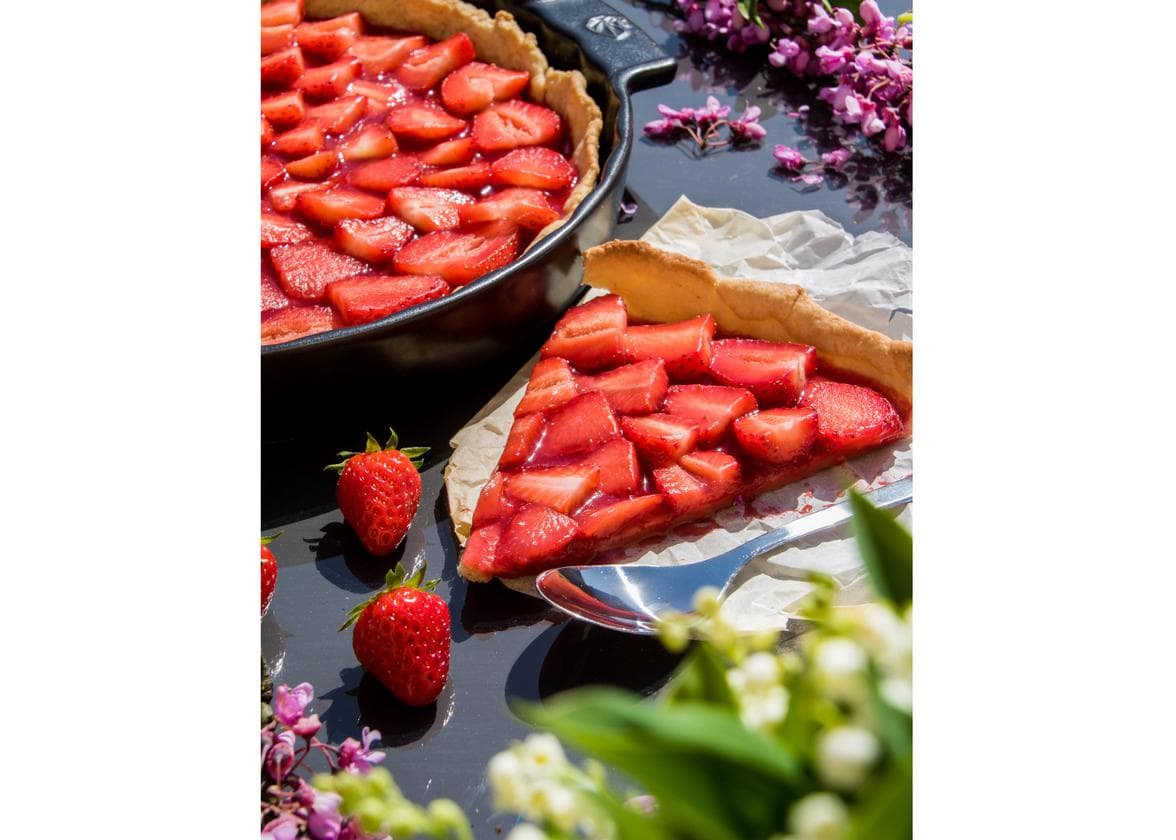 Easy Healthy Strawberry Tart, Vegan, without refined sugar or butter - Peugeot Saveurs