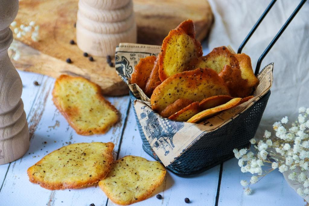 Easy, Crisp Salt & Pepper Wafers