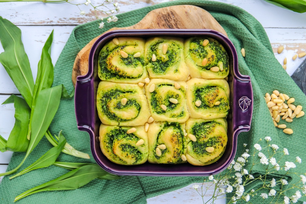 Wild garlic pesto rolls