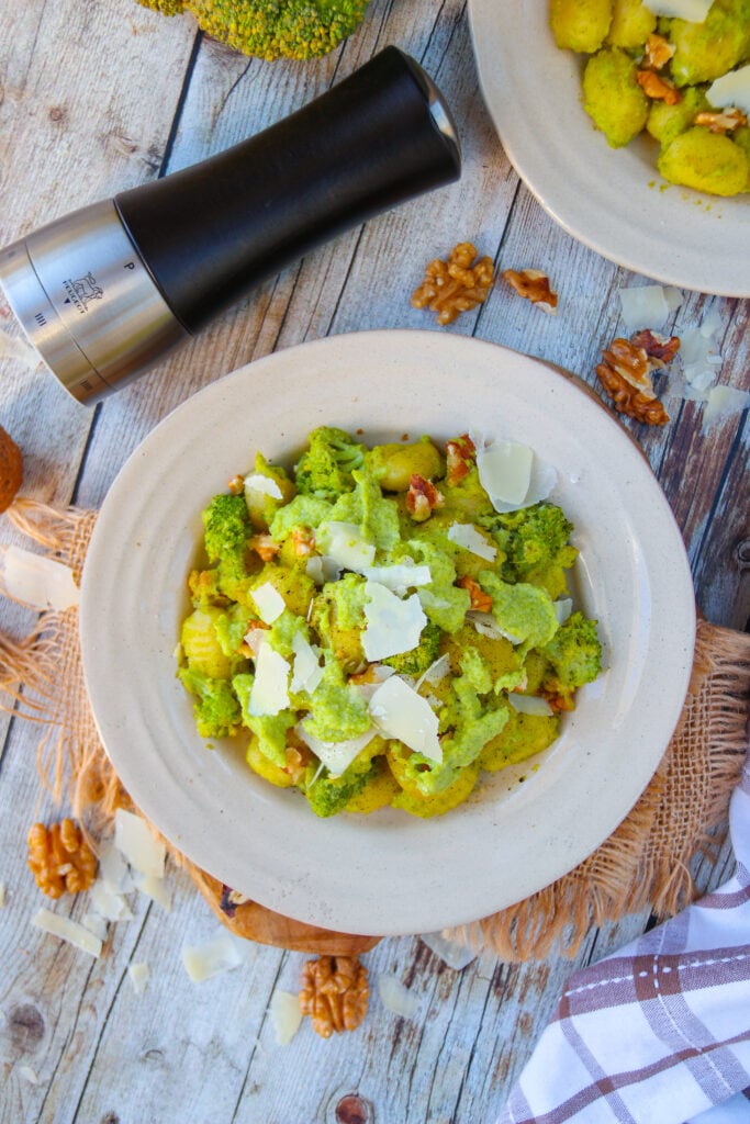 Gnocchi with broccoli cream, walnuts and Parmesan