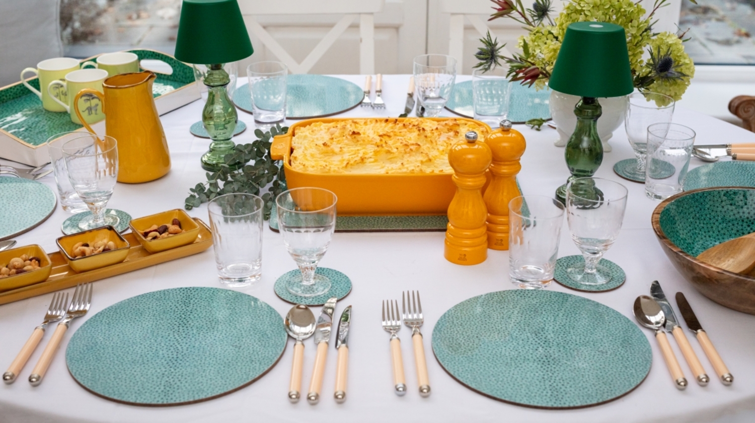 Create the perfect tablescape this Christmas - Peugeot Saveurs
