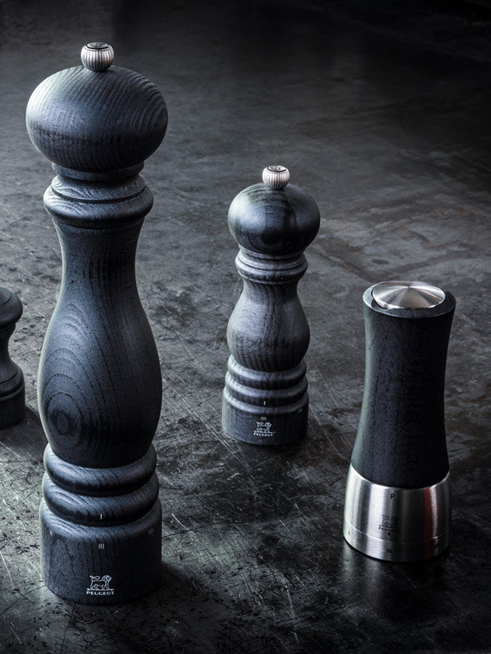 Madras U'select manual wooden and stainless steel pepper mill, graphite