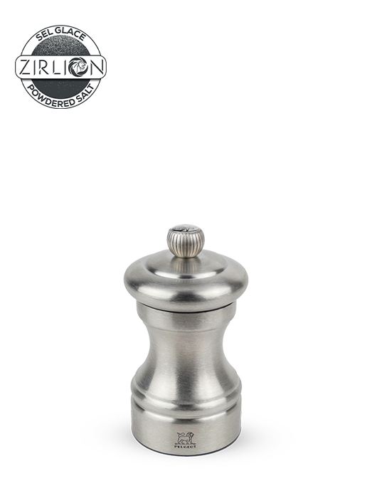 The Peugeot Bistro Chef salt mill has been designed to withstand the most intensive usage in the busiest professional kitchens, thanks to the high-performance brushed stainless steel. This modern metallic salt mill is a symbol of fine flavour and skillful creativity, as demonstrated by the great chefs.  Bistro Chef