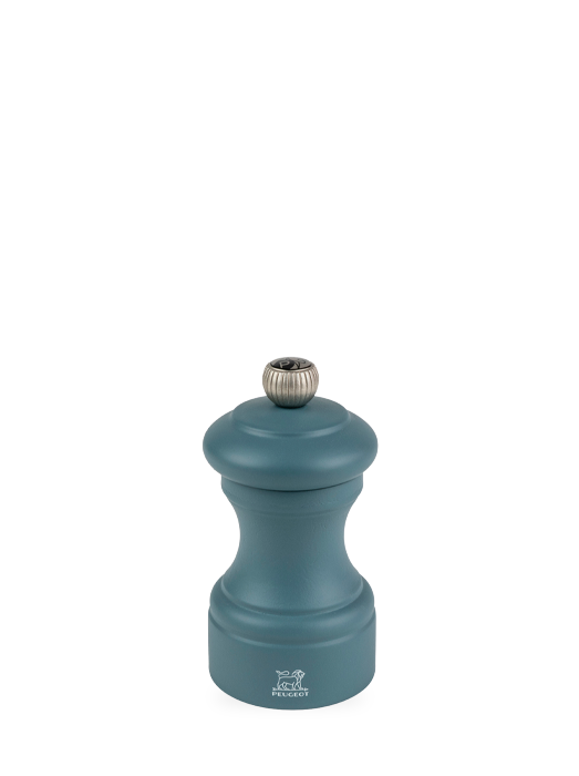 The Bistro pepper mill stands out in this very contemporary matte blue finish. Made in France, it combines precise grinding with a lifetime-guaranteed mechanism. Bistro