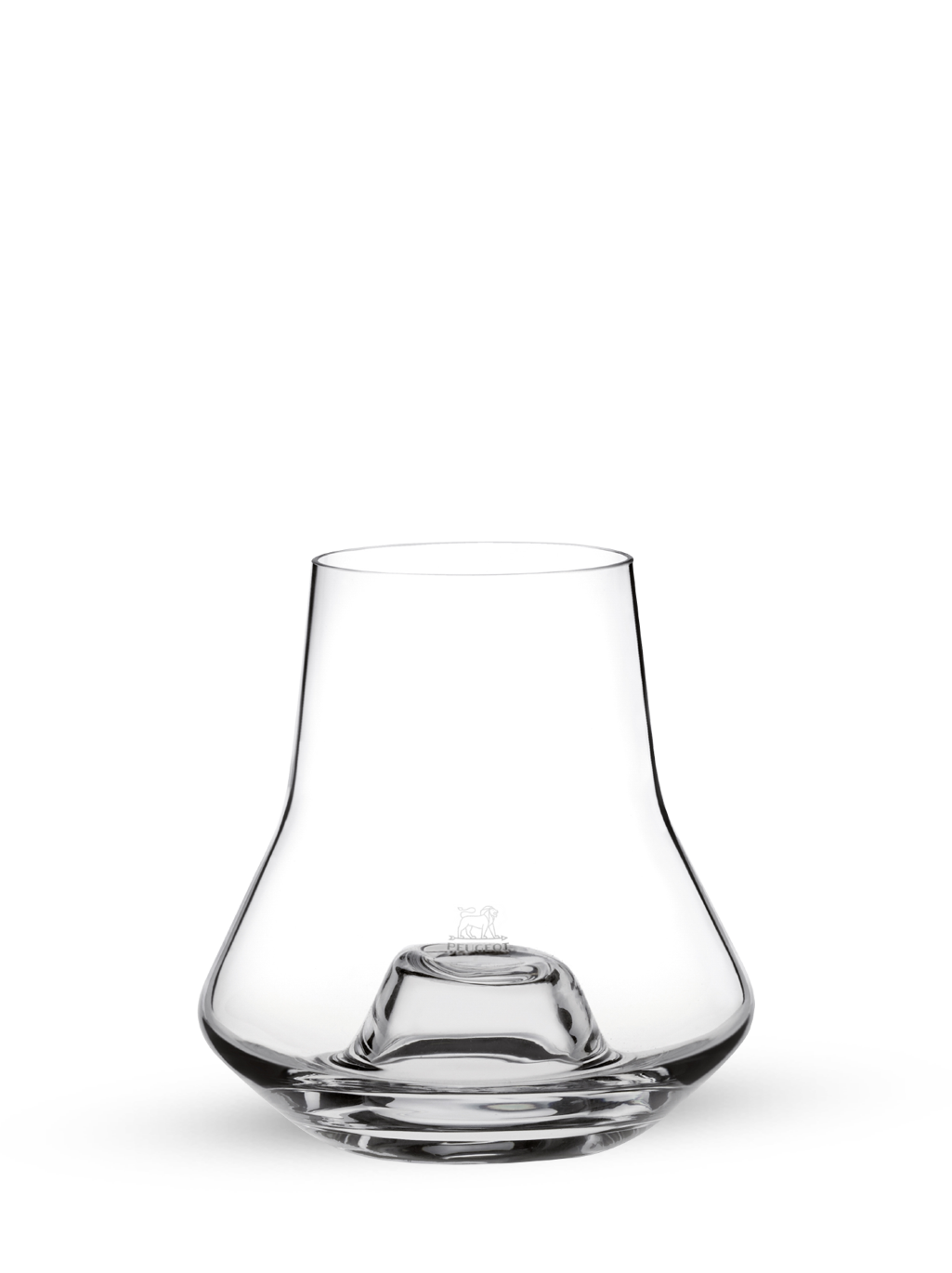 Whisky and brandy deserve the greatest attention and this glass is the perfect showcase for both, inviting you to consider every moment of taste as a genuine sensory adventure. Les Impitoyables N°5